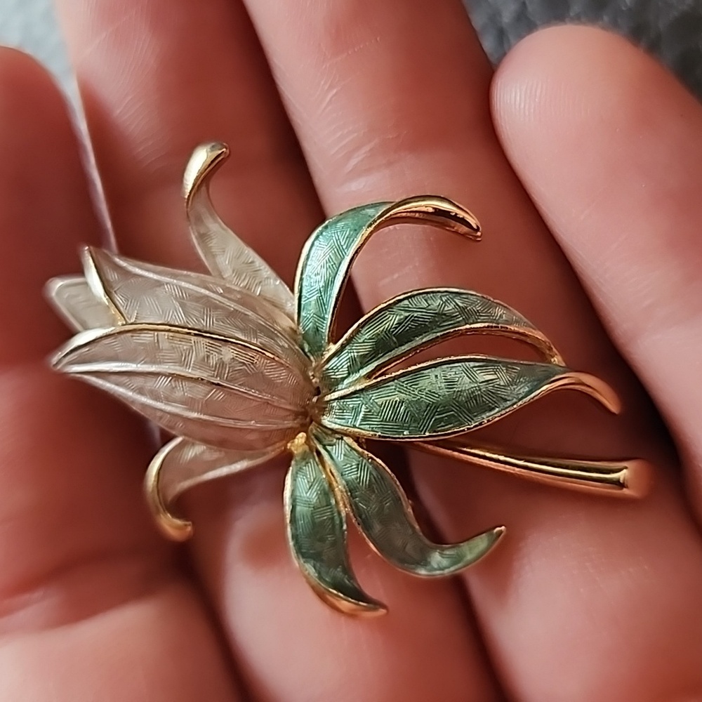 VTG Pastelli brooch
